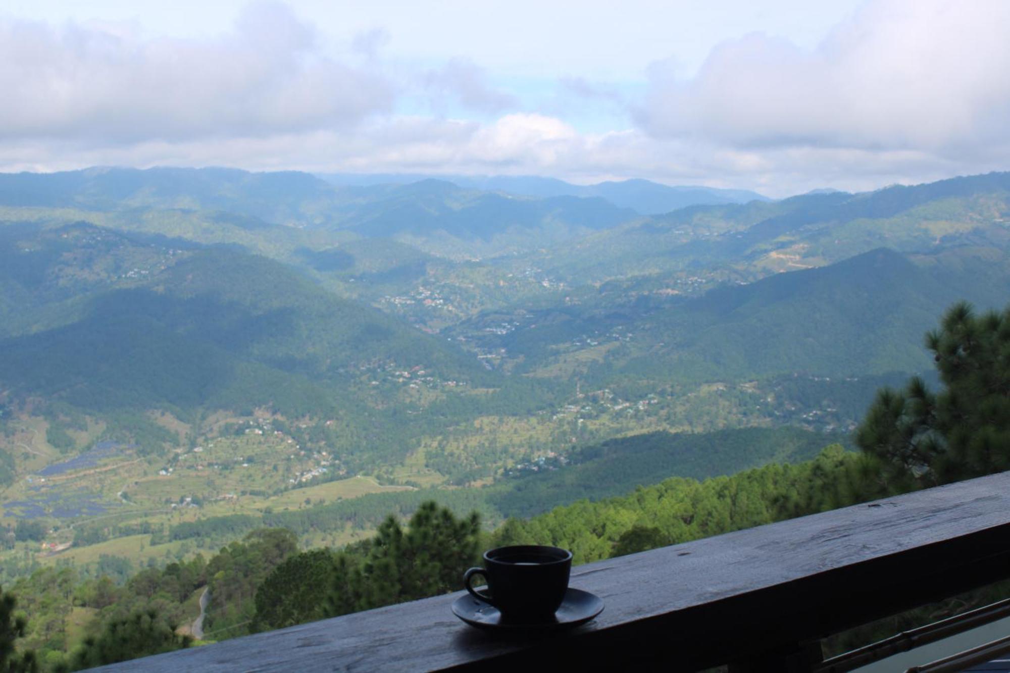 Hotel Himalayan Hobbit House à Almora Extérieur photo
