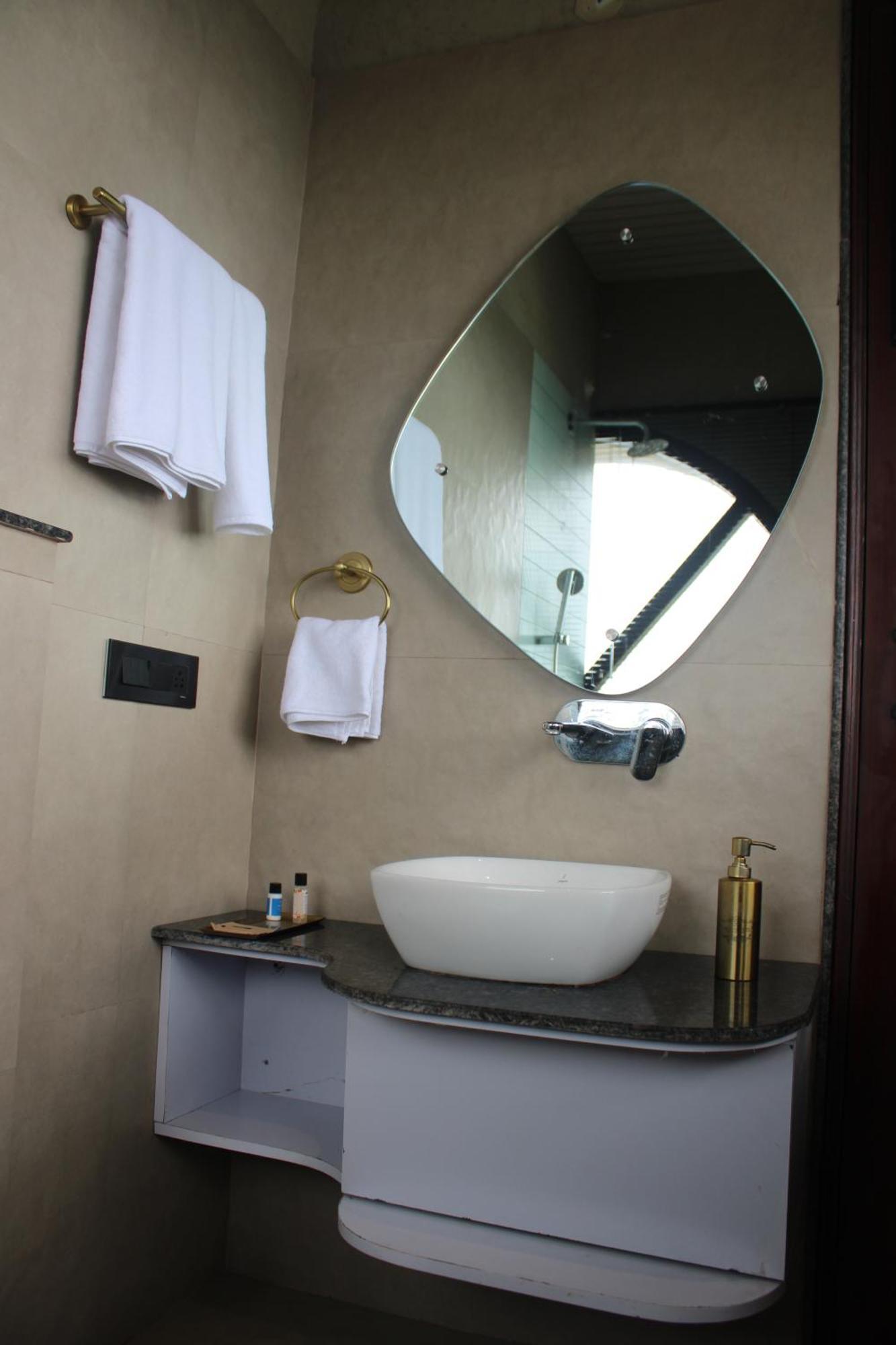 Hotel Himalayan Hobbit House à Almora Extérieur photo